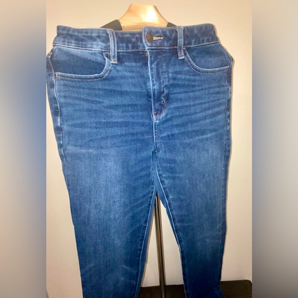 American Eagle Outfitters Denim - American Eagle Outfitters Stretch Relaxed Fit Blue Jeans